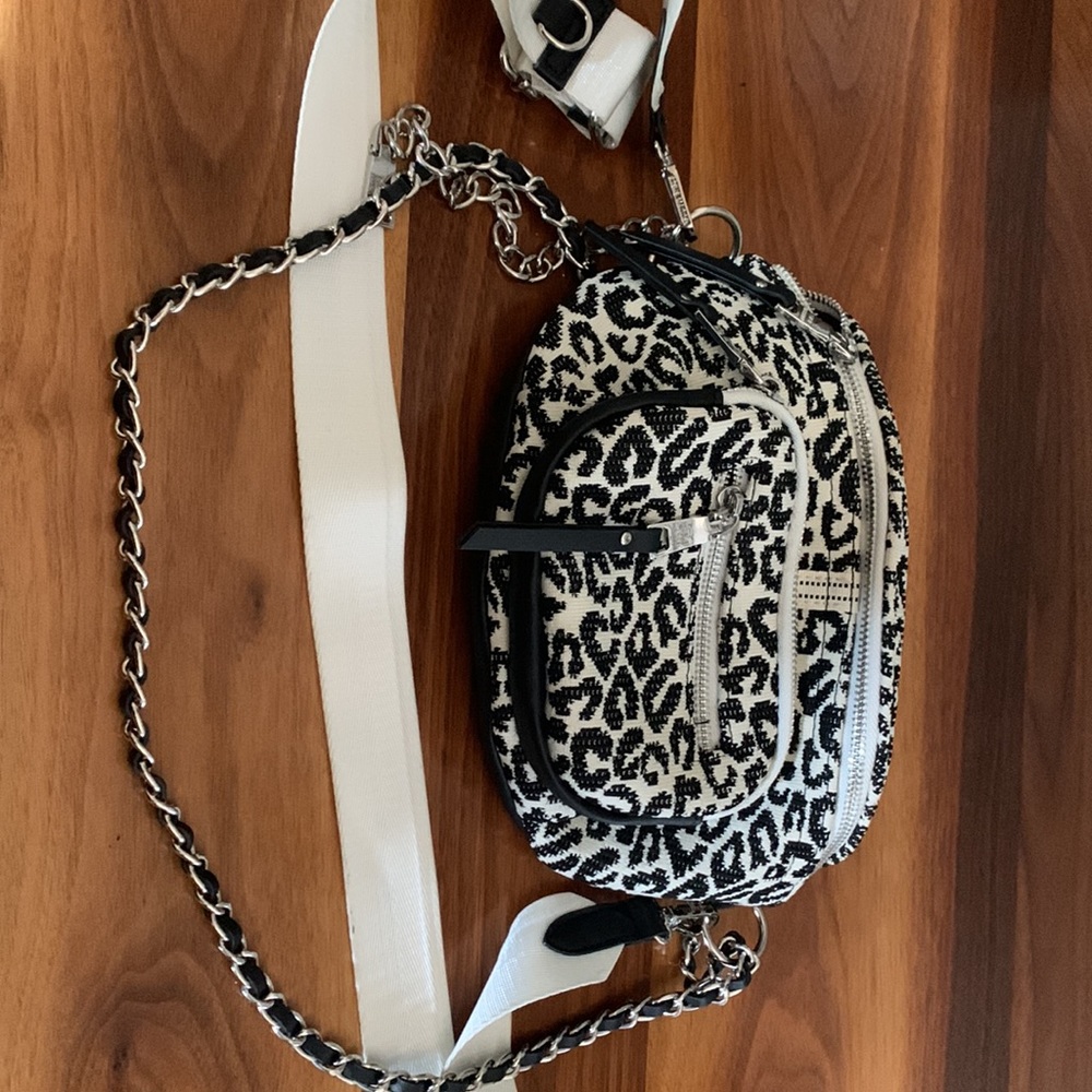 Steve Madden Maxima Convertible Sling in Leopard